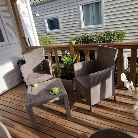 Campingplatz Mobil-home Avec Grande Terrasse