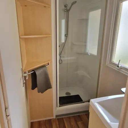 Mobil-home Avec Grande Terrasse *