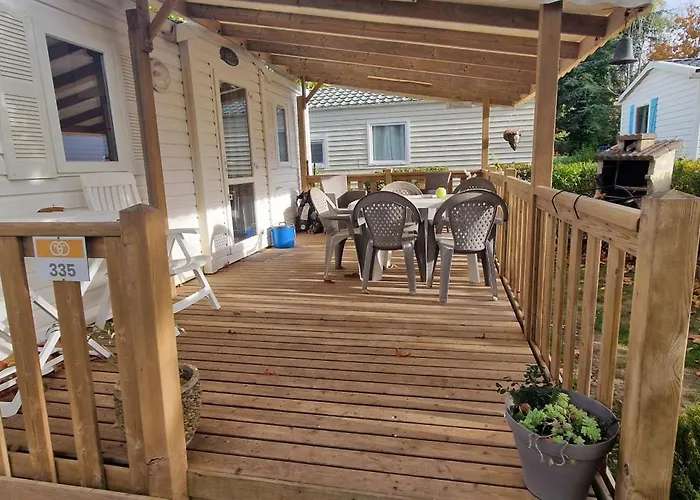 Camping Mobil-home Avec Grande Terrasse *