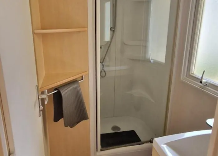 Mobil-home Avec Grande Terrasse *